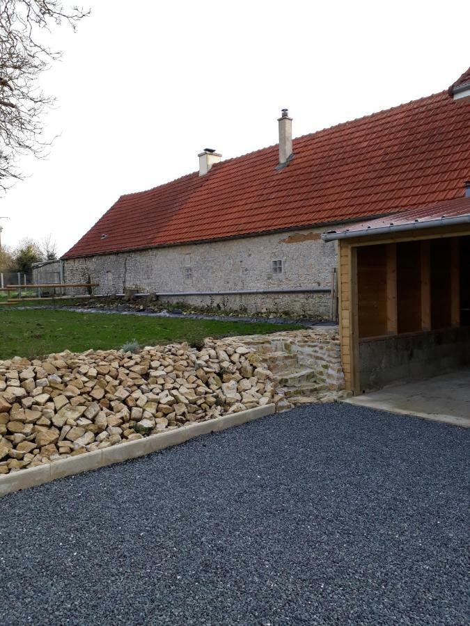 Gite " Le Vieux Noyer" Liesville-sur-Douve Luaran gambar